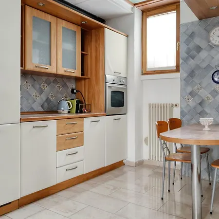 Apartment Luigi Bocconi 6 Pax