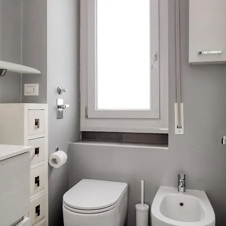 Joivy Stylish 2br Flat Next To Navigli * Milan