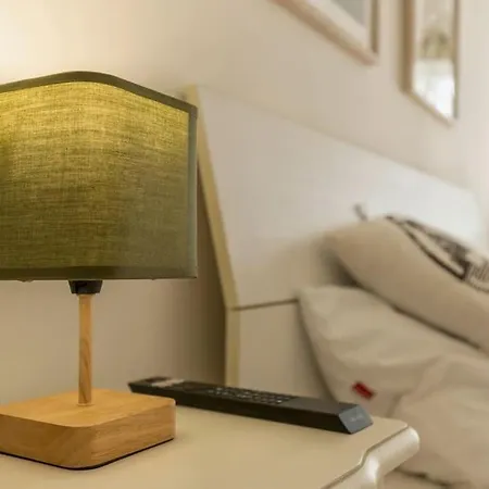 Unique & Strategic Flat, 50m From M4 Station شقة ميلان