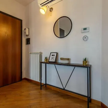 Apartmán Unique & Strategic Flat, 50m From M4 Station