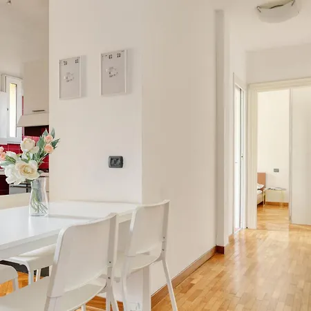 Daire Joivy Cosy 1br Flat Near Montanelli Gardens