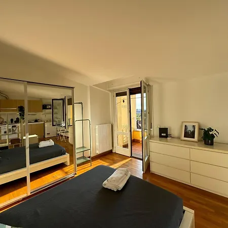 Attico Con Balcone In Centro A Isola * Μιλάνο