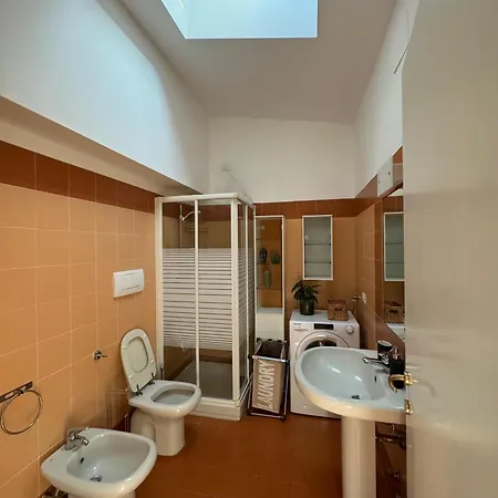 Attico Con Balcone In Centro A Isola Mailand