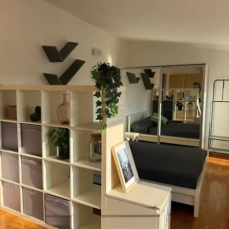 Attico Con Balcone In Centro A Isola