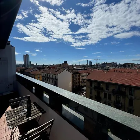 Isola- Attico Con Balcone Apartmán Milán