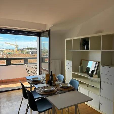 Isola- Attico Con Balcone Apartmán