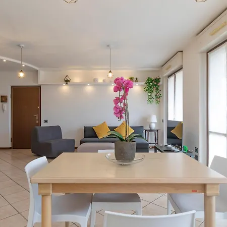 Luxury - Norico 7 * Milan