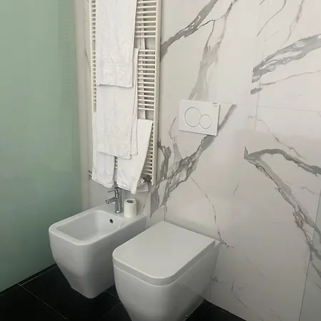 Private Garden Apartment, Navigli, 24h Security Apartment Milan