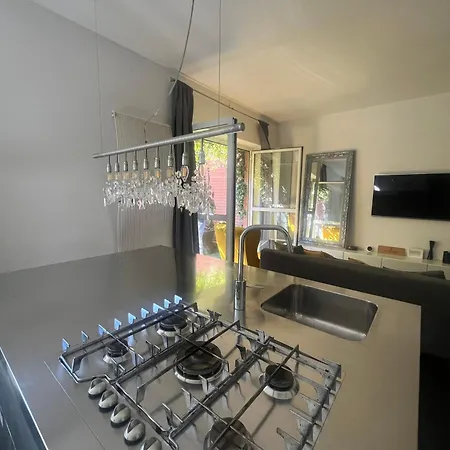 Private Garden Apartment, Navigli, 24h Security