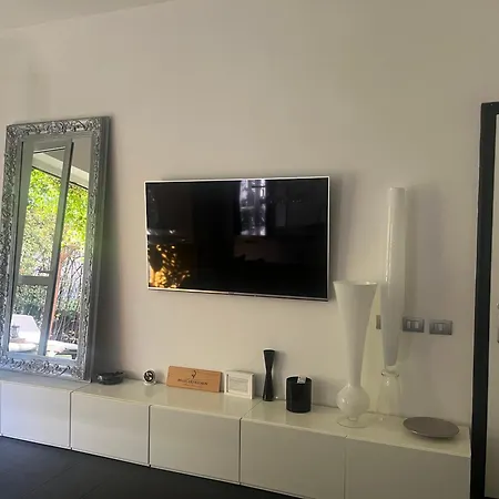 Private Garden Apartment, Navigli, 24h Security *