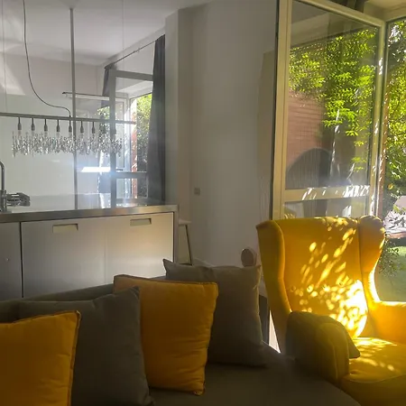 Private Garden Apartment, Navigli, 24h Security Lägenhet *