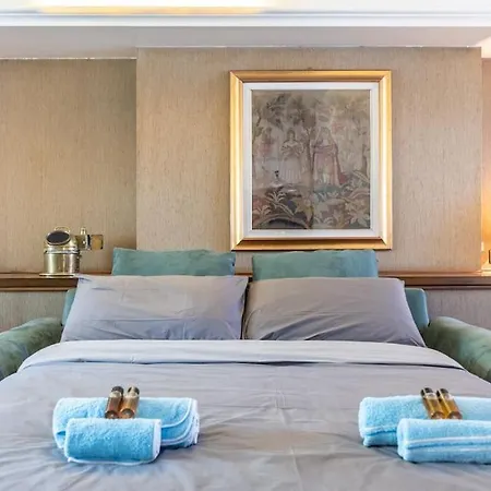 Attico Di Lusso Con Terrazzo A 10 Minuti Dal Duomo *