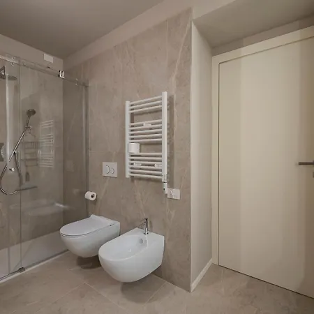 Xenia - Modern In Sant'ambrogio شقة ميلان