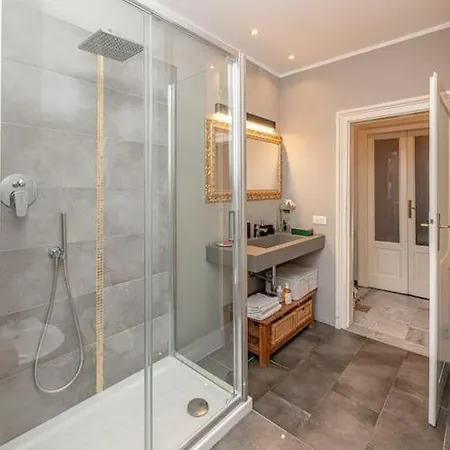 La Casa Di Ross * Milano