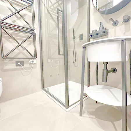 Canonica 72 - 10 Min Da Parco Sempione 아파트 *