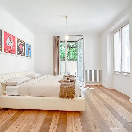 Montenapoleone Luxury *