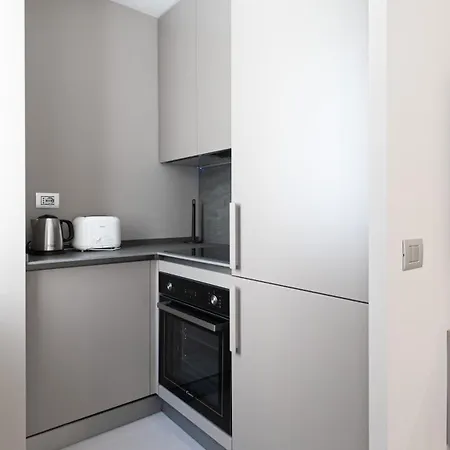 Italianway Comfort - Maderno 4 * Milano