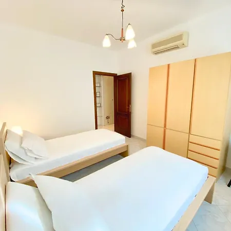 Grand Apartment *