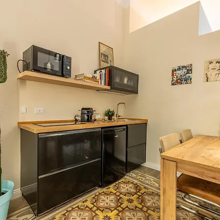Apartment Bilocale Chic In Tropical A Due Passi Da Stazione