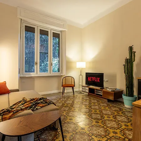 Bilocale Chic In Tropical A Due Passi Da Stazione Apartment Milan