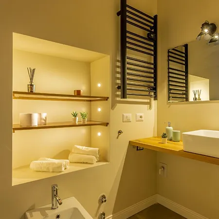 Bilocale Chic In Tropical A Due Passi Da Stazione Apartament *