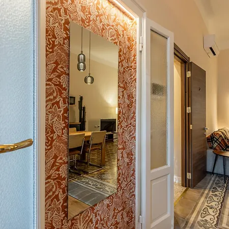 Apartment Bilocale Chic In Tropical A Due Passi Da Stazione