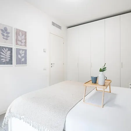 Easylife - - Niccolini 37 - Moscova *