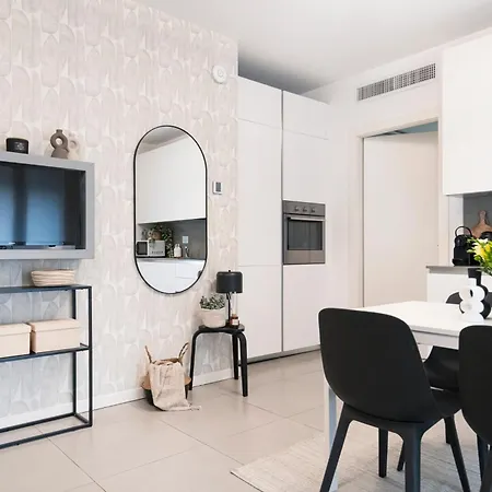 Easylife - - Niccolini 37 - Moscova