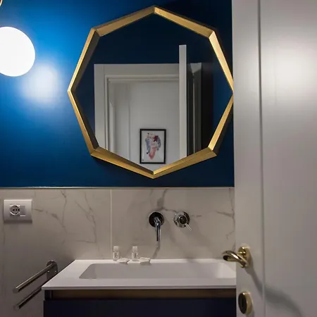 Youhosty - Mascagni 20 * Milaan