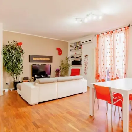 Splendido E Silenzioso Bilocale Vicino San Babila-m4 Dateo Apartment *