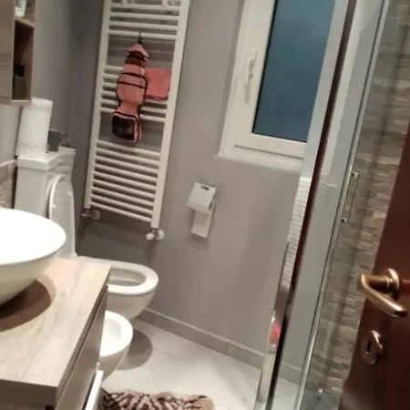 Splendido E Silenzioso Bilocale Vicino San Babila-m4 Dateo Apartment Milan