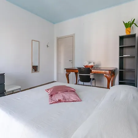 3 Centro Lägenhet Milano