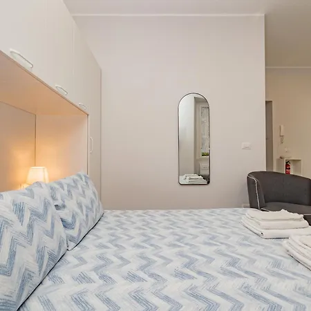 Arco Della Pace - Canonica 81