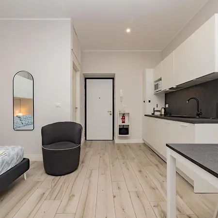 Arco Della Pace Modern Studio * Milan