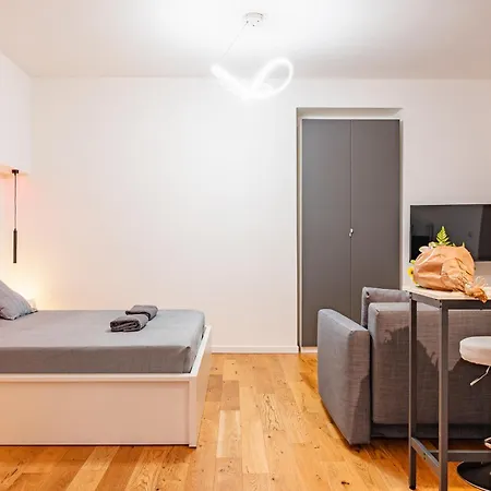 Exclusive Led House Garibaldi Fs