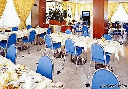Ginosi Arizona Hotel Milan