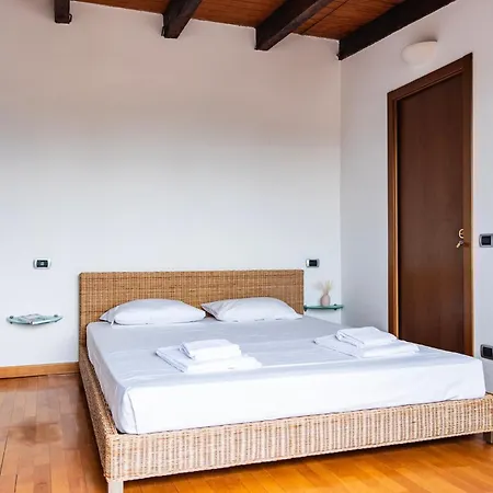 Youhosty - Rosmini 8 Milano