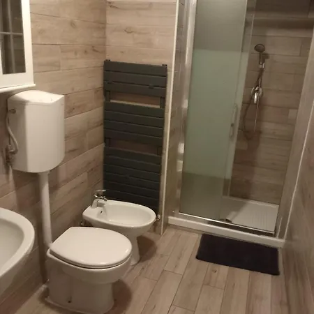 Apartment 4 Rooms,2free Parking Station Central Mailand