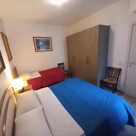 Apartment 4 Rooms,2free Parking Station Central *