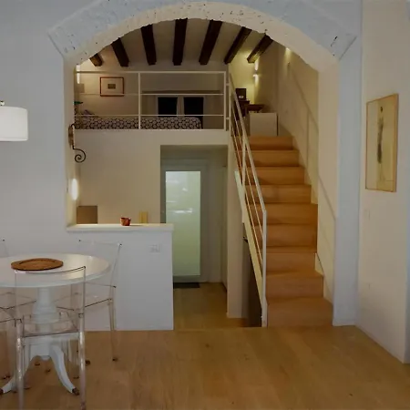 Navigli Darsena * ميلان