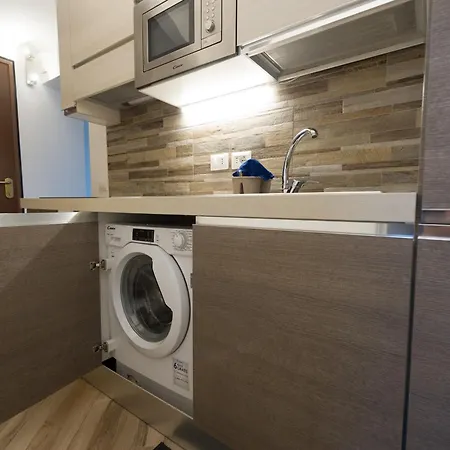 Deluxe Attic For 2, With Amazing Terrace And Poweful Wi-fi - Very Near The Metro, Position, Very Well Connected To Train Stations And Malpensa, Linate And Begramo Airports