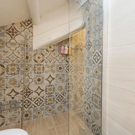 Deluxe Attic For 2, With Amazing Terrace And Poweful Wi-fi - Very Near The Metro, Position, Very Well Connected To Train Stations And Malpensa, Linate And Begramo Airports *