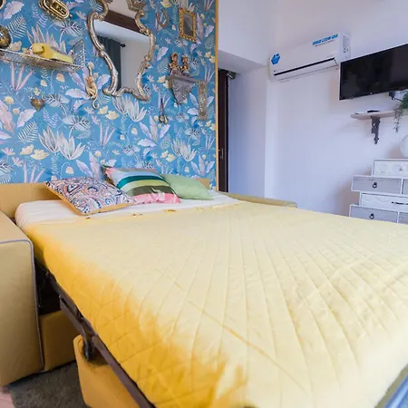 Deluxe Attic For 2, With Amazing Terrace And Poweful Wi-fi - Very Near The Metro, Position, Very Well Connected To Train Stations And Malpensa, Linate And Begramo Airports Apartment Milan