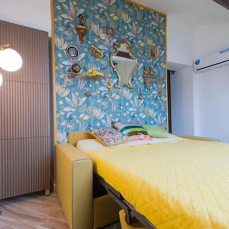 Deluxe Attic For 2, With Amazing Terrace And Poweful Wi-fi - Very Near The Metro, Position, Very Well Connected To Train Stations And Malpensa, Linate And Begramo Airports * Milan