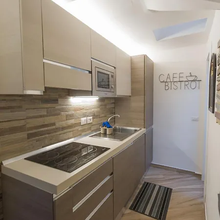 Deluxe Attic For 2, With Amazing Terrace And Poweful Wi-fi - Very Near The Metro, Position, Very Well Connected To Train Stations And Malpensa, Linate And Begramo Airports *