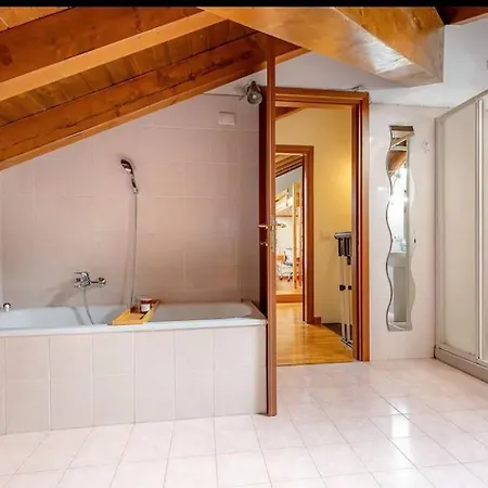 Apartment - M3 Sondrio, Duomo 10 Minuti