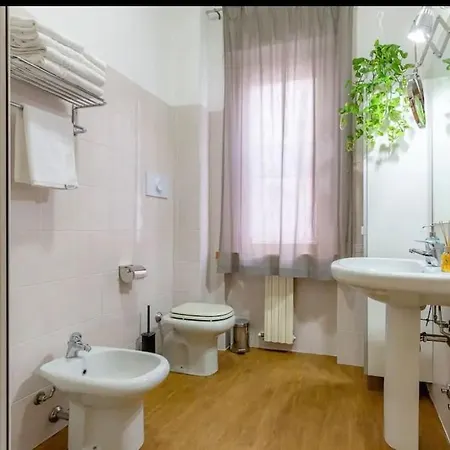 Apartment Centrale, M3 Sondrio-duomo 10 Minuti *