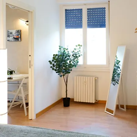 Apartment 2min Metro Rossa-20min San Siro-ac-parcheggi Milan