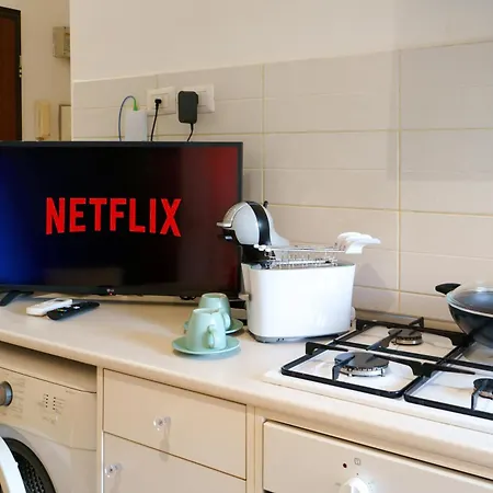 Apartamento 2min Metro Rossa-20min San Siro-ac-parcheggi *
