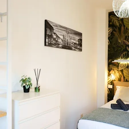 Apartment 2min Metro Rossa-20min San Siro-ac-parcheggi Milan